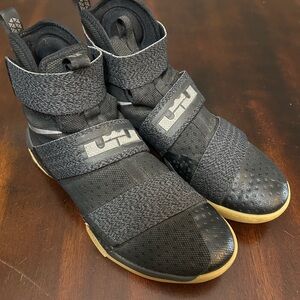 Nike LeBron James Soldier 10 GS
'Black Metallic Dark Grey'- Size 9.5 Men’s